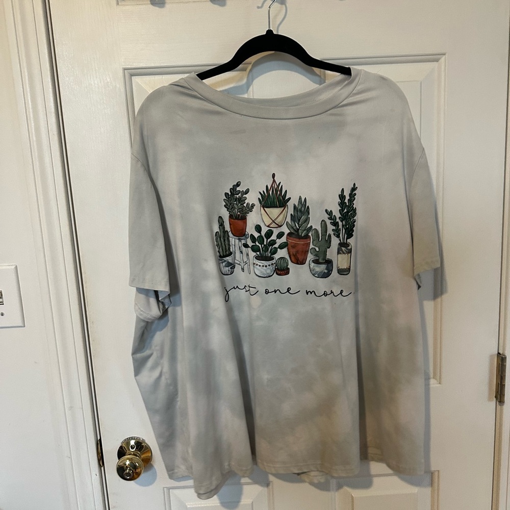 SHEIN Gray T-Shirt with Plant Graphic
